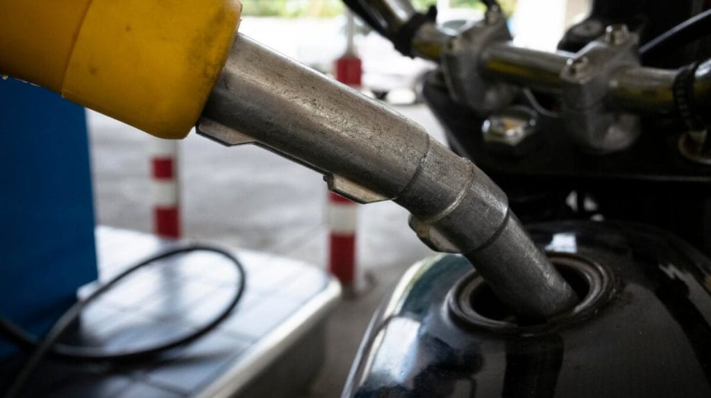 Quel carburant choisir pour moto ancienne 4 temps