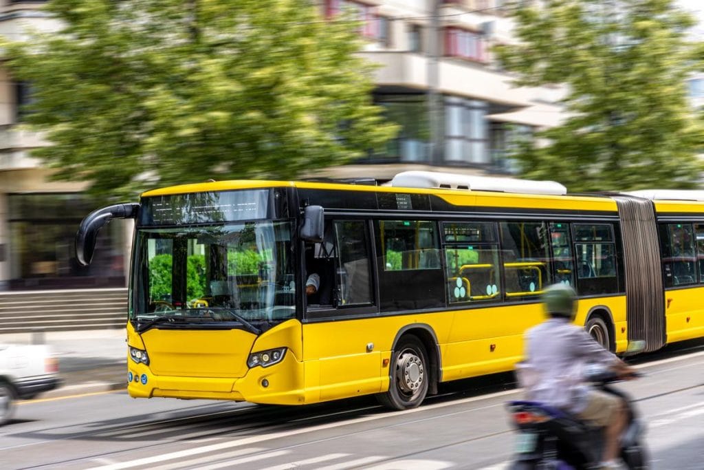 peut on conduire un bus avec le permis poids lourd