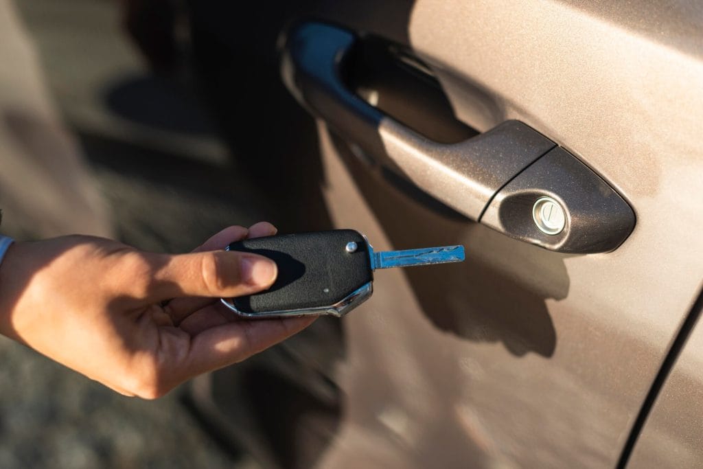 comment ouvrir une voiture centralisé sans clé