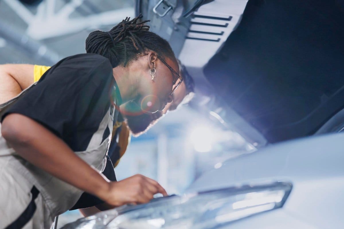 comment recoller un ciel de toit sans démonter