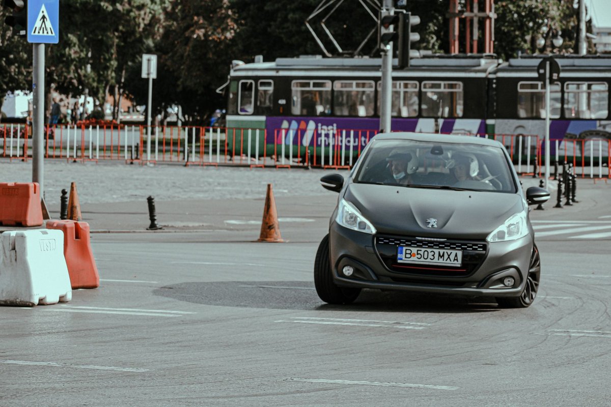 huile peugeot 208 essence