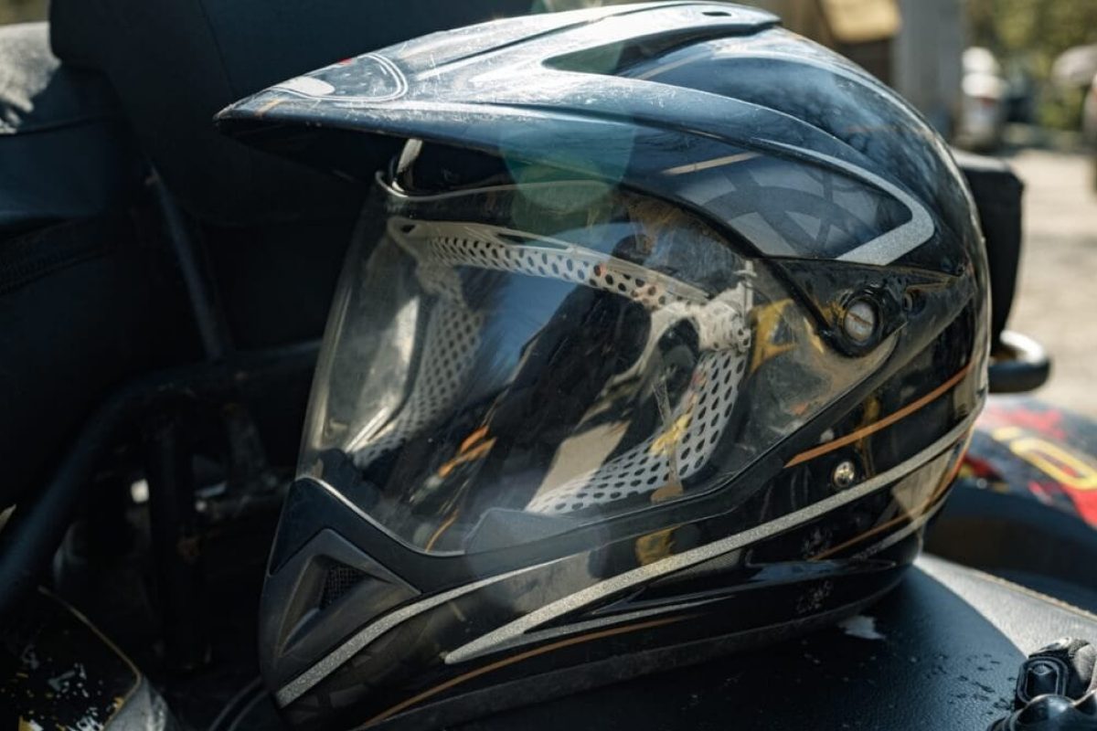 Amende bande réfléchissante casque moto