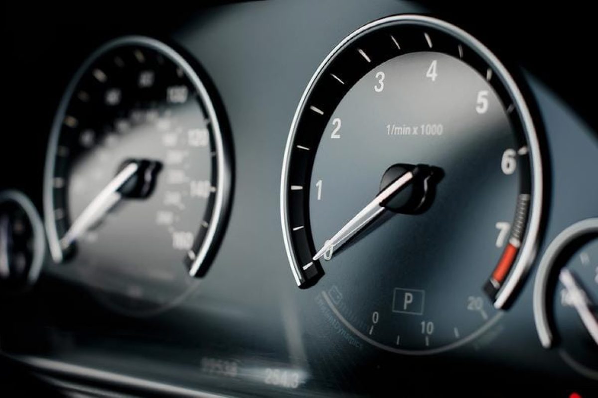 bruit quand je lache l'accelerateur